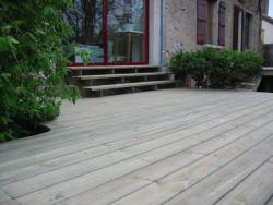 Terrasse Dallage pierre bois mélèze pin classe 4 collstrop combier paysage-aquatique-71–Aménagement-extérieur-étude-paysagiste-Macon-Chalon–Louhans–Charolles–Cluny–Paray–LeCreusot-Montceau