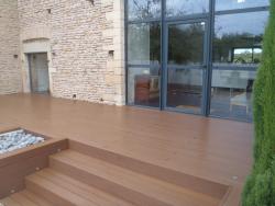 Terrasse Dallage pierre bois mélèze pin classe 4 collstrop combier paysage-aquatique-71–Aménagement-extérieur-étude-paysagiste-Macon-Chalon–Louhans–Charolles–Cluny–Paray–LeCreusot-Montceau