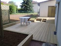 Terrasse Dallage pierre bois mélèze pin classe 4 collstrop combier paysage-aquatique-71–Aménagement-extérieur-étude-paysagiste-Macon-Chalon–Louhans–Charolles–Cluny–Paray–LeCreusot-Montceau