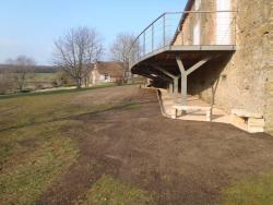 Terrasse Dallage pierre bois mélèze pin classe 4 collstrop combier paysage-aquatique-71–Aménagement-extérieur-étude-paysagiste-Macon-Chalon–Louhans–Charolles–Cluny–Paray–LeCreusot-Montceau