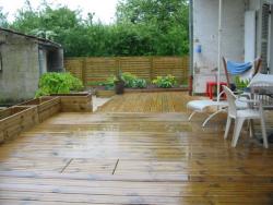 Terrasse Dallage pierre bois mélèze pin classe 4 collstrop combier paysage-aquatique-71–Aménagement-extérieur-étude-paysagiste-Macon-Chalon–Louhans–Charolles–Cluny–Paray–LeCreusot-Montceau