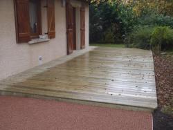 Terrasse Dallage pierre bois mélèze pin classe 4 collstrop combier paysage-aquatique-71–Aménagement-extérieur-étude-paysagiste-Macon-Chalon–Louhans–Charolles–Cluny–Paray–LeCreusot-Montceau