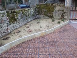 Accès–allée–cours–terrasse-perméable–drainant–pavage–béton- combier-paysage-aquatique-71–Aménagement-extérieur-étude-paysagiste-Macon-Chalon–Louhans–Charolles–Cluny–Paray–LeCreusot-Montceau