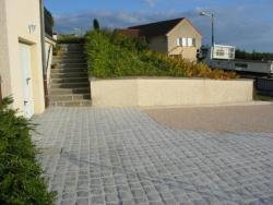 Accès–allée–cours–terrasse-perméable–drainant–pavage–béton- combier-paysage-aquatique-71–Aménagement-extérieur-étude-paysagiste-Macon-Chalon–Louhans–Charolles–Cluny–Paray–LeCreusot-Montceau