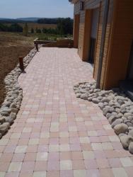 Accès–allée–cours–terrasse-perméable–drainant–pavage–béton- combier-paysage-aquatique-71–Aménagement-extérieur-étude-paysagiste-Macon-Chalon–Louhans–Charolles–Cluny–Paray–LeCreusot-Montceau