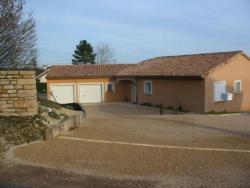 Accès–allée–cours–terrasse-perméable–drainant–pavage–béton- combier-paysage-aquatique-71–Aménagement-extérieur-étude-paysagiste-Macon-Chalon–Louhans–Charolles–Cluny–Paray–LeCreusot-Montceau