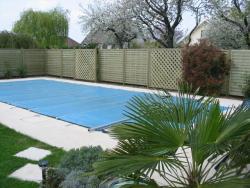 Piscine–béton–bois–traditionnelle–naturelle–bio–débordement-spa-combier-paysage-aquatique-71–Aménagement-extérieur-étude-paysagiste-Macon-Chalon–Louhans–Charolles–Cluny–Paray-Le Creusot-Montceau