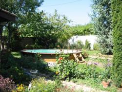 Piscine–béton–bois–traditionnelle–naturelle–bio–débordement-spa-combier-paysage-aquatique-71–Aménagement-extérieur-étude-paysagiste-Macon-Chalon–Louhans–Charolles–Cluny–Paray-Le Creusot-Montceau