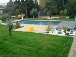 Piscine–béton–bois–traditionnelle–naturelle–bio–débordement-spa-combier-paysage-aquatique-71–Aménagement-extérieur-étude-paysagiste-Macon-Chalon–Louhans–Charolles–Cluny–Paray-Le Creusot-Montceau