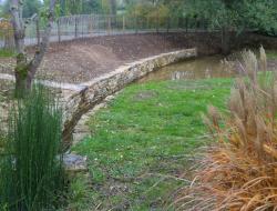 Retenue–maintien talus–enrochement–gabion–poutre–cloison-muret–mur-combier-paysage-aquatique-71-Aménagement-extérieur-étude-paysagiste-Macon-Chalon–Louhans–Charolles–Cluny–Paray